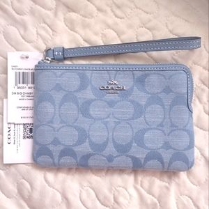 Coach Wristlet. Brand New with Tags!!